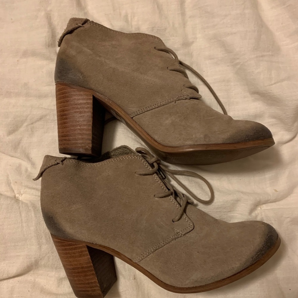 Toms heels